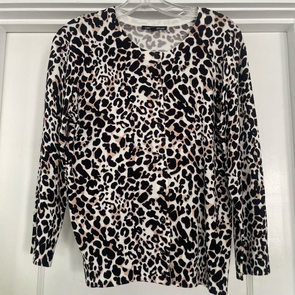 Cable & Gauge Women's Medium Animal Print Button Up Cardigan Sweater